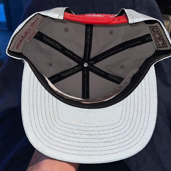 MITCHELL & NESS 3M REFLECTIVE MIAMI HEAT HAT - Picture 6 of 11